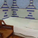 Hotel Paras